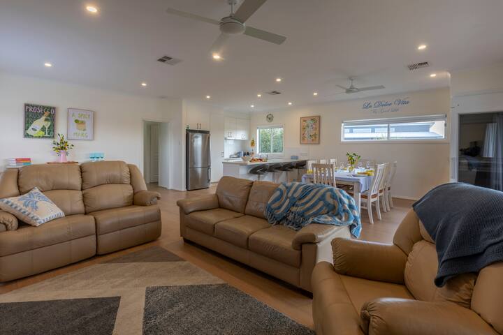 La Dolce Vita - 56 Marina Way - Mannum