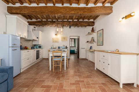 Popular Airbnb listing: Chianti, apartment in a Villa in Casole D'elsa