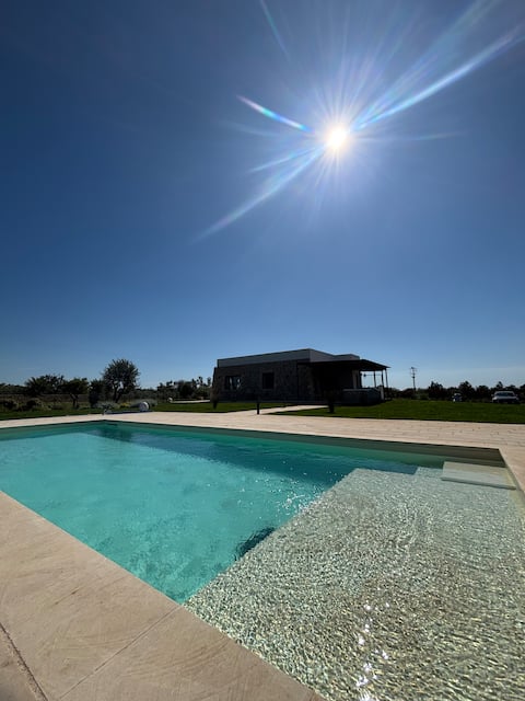 Elegant villa with pool 4x10