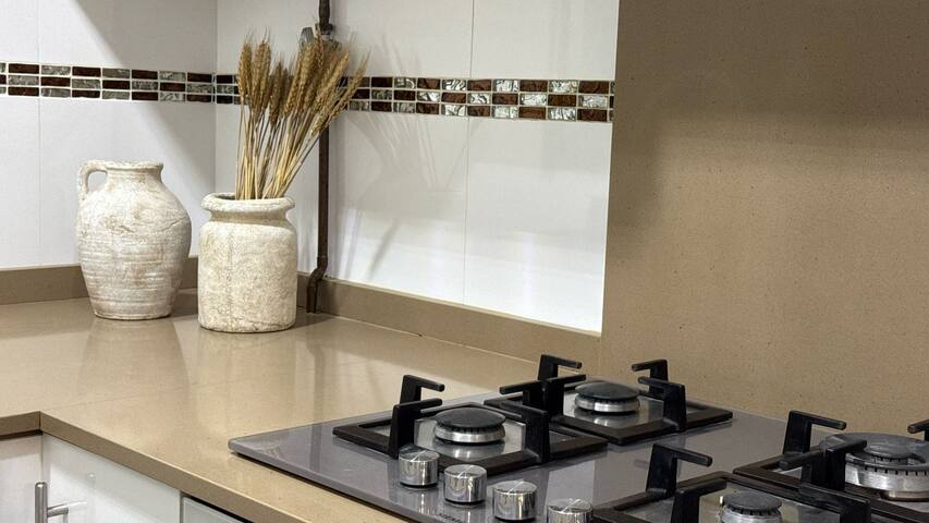 Valencia Beach Apartment,4 mins to beach, Netflix gallery image 3