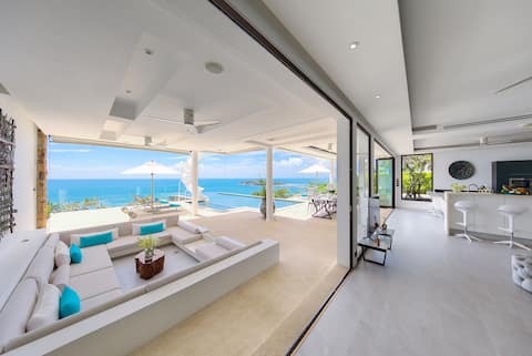 Turquoise Villa with Pool Slide Kids Family