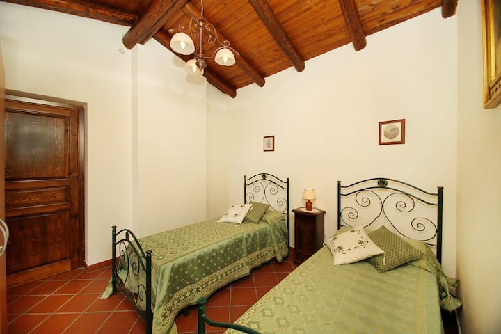 غرفة النوم 2