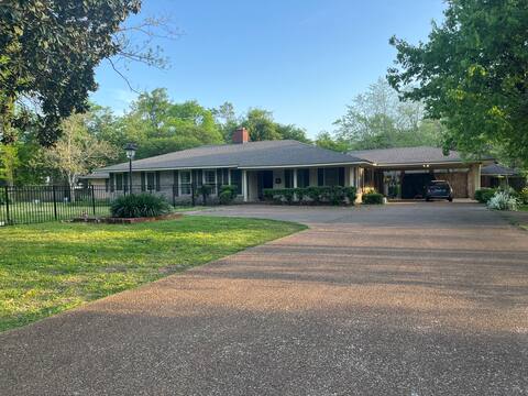 Private Clarksdale Retreat