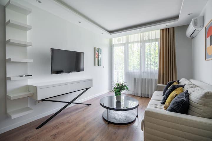 Mosaic Fold -Multi-level 2br Apartment W/ Balcony - Fatih
