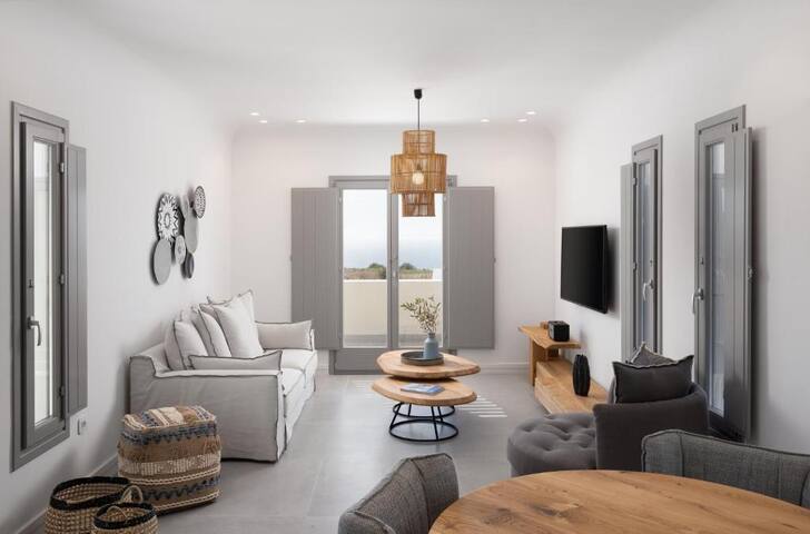 ElegantVilla FloatingBreakfast gallery image 2