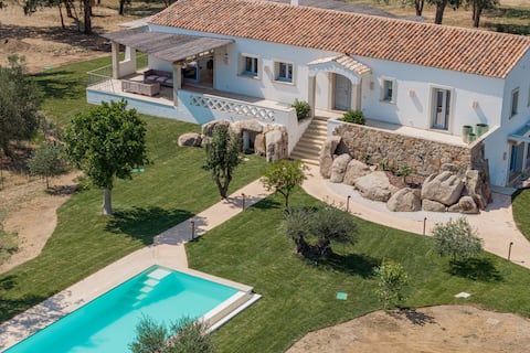 Super Luxury and Design Villa with Pool