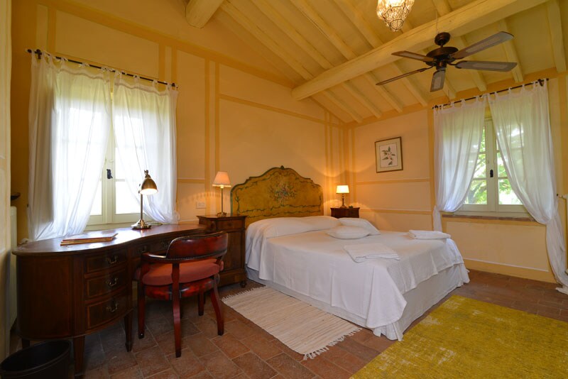 חלל שמזמין רוגע, קשיבות ושינה עמוקה עם האווירה השלווה שלו.