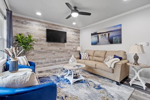 Successful Airbnb property: Lake Norman + Hot Tub | Boat & RV Parking in Lake Norman Of Iredell