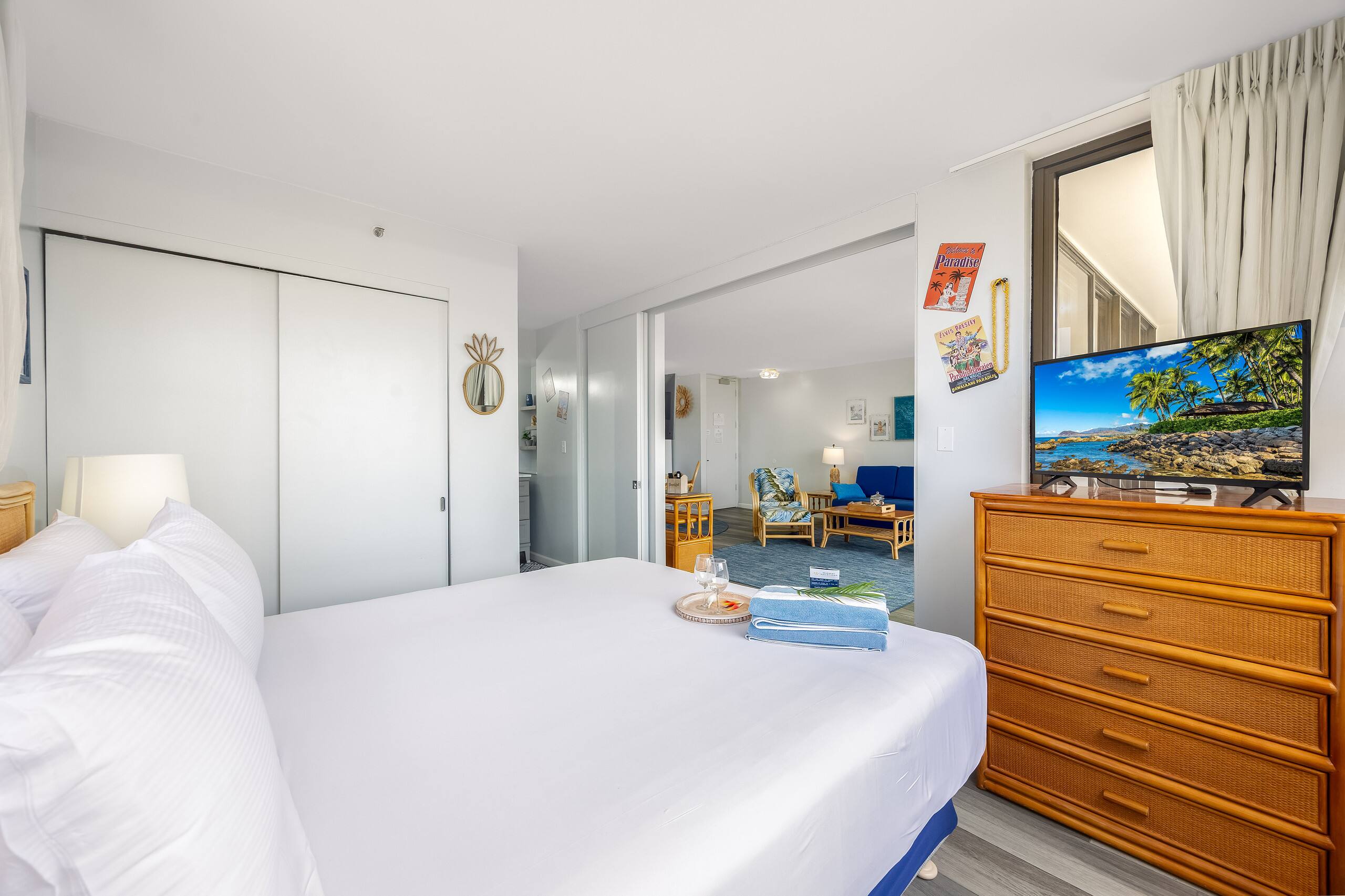 Waikiki condo w/ lanai, ocean views & beach gear - Image 30