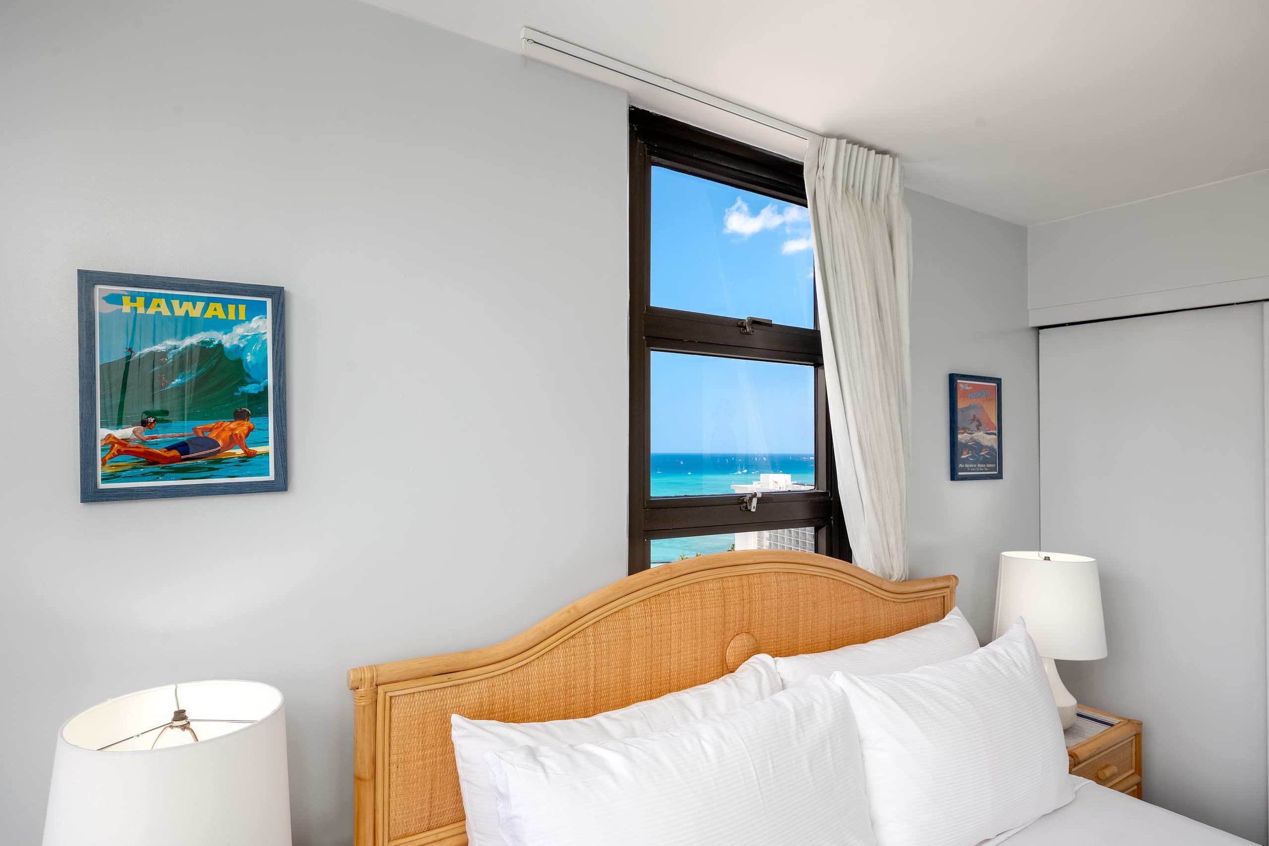 Waikiki condo w/ lanai, ocean views & beach gear - Image 32