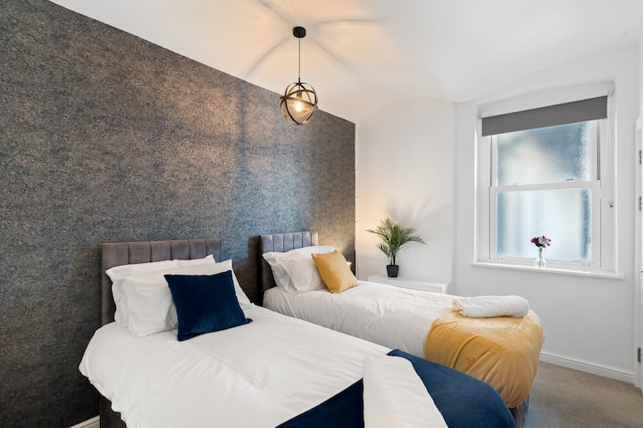 X2 ಸಿಂಗಲ್ ಬೆಡ್‌ಗಳಾಗಿ ಮಾಡಬಹುದಾದ ಕಿಂಗ್ ಸೈಜ್ ಜಿಪ್ ಲಿಂಕ್ ಬೆಡ್‌ಗಳು