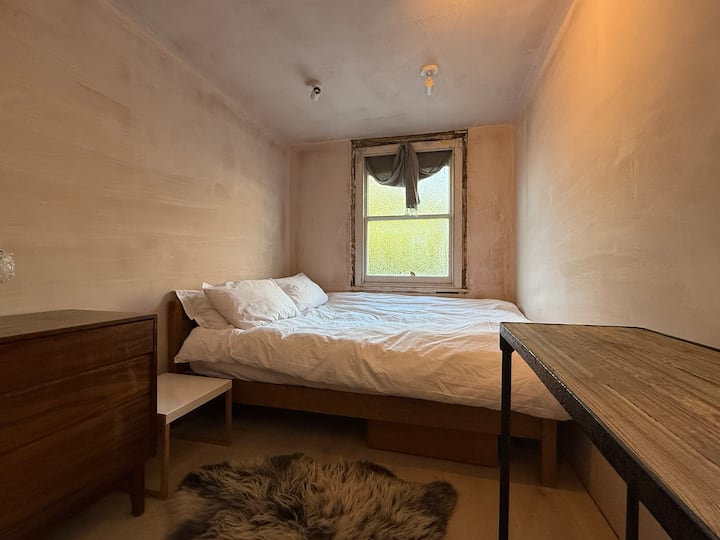 غرفة النوم 2