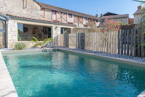 Azur House with Pool (formerly Lunaben)