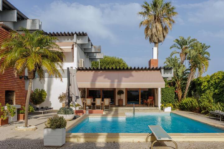 Elegant Seaside Villa, Pool, BBQ gallery image 2