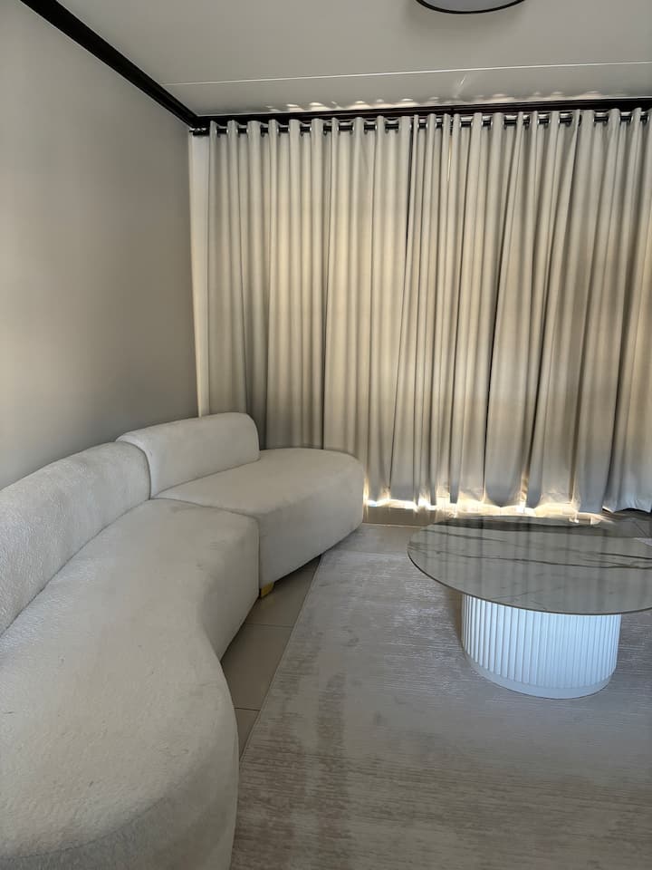 Слика 1 од Добре дојдовте дома !