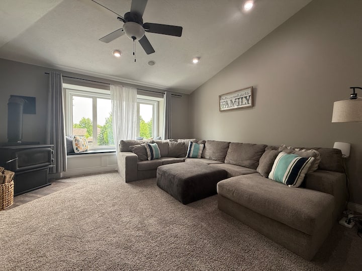 Relaxing Retreat With Cozy Patio - Sioux Falls, SD