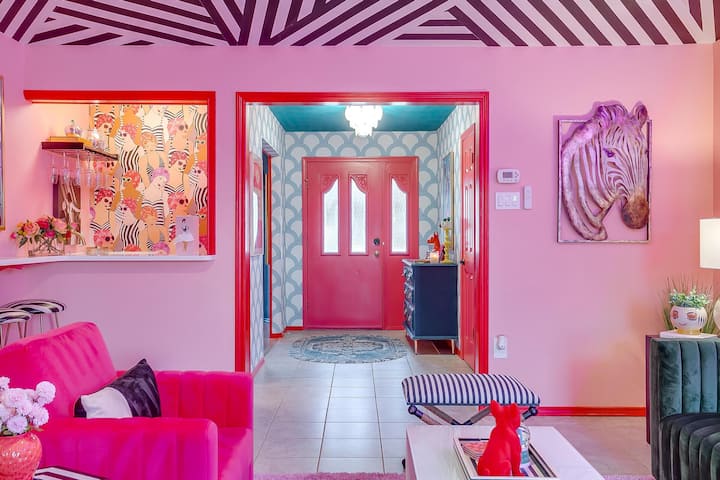 Girly+godly+gritty+graceful+pool+pink+very Playful - Bedford, TX