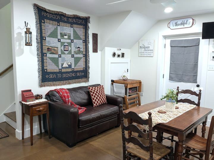 Secluded 1 Bedroom Barndominium- Adults Only - キングストン, TN