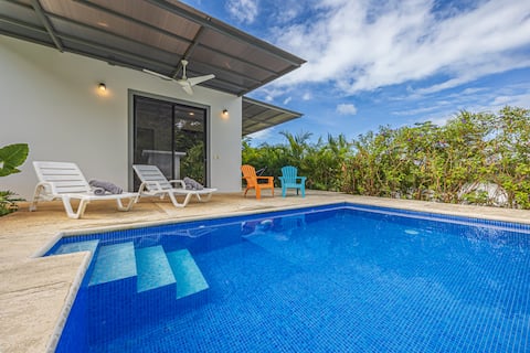 Tropical Retreat Near Beaches & Town- Pool- A/C!