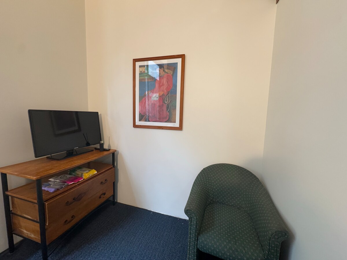 Top Airbnb: Stylish Studio | Latest in Ultimo