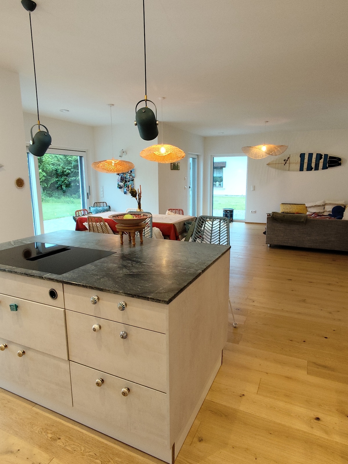 Popular Airbnb listing: Chi-Lakehouse am Chiemsee in Übersee