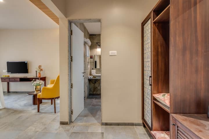 Living room image 8