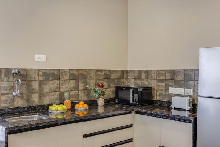 Full kitchen image 1