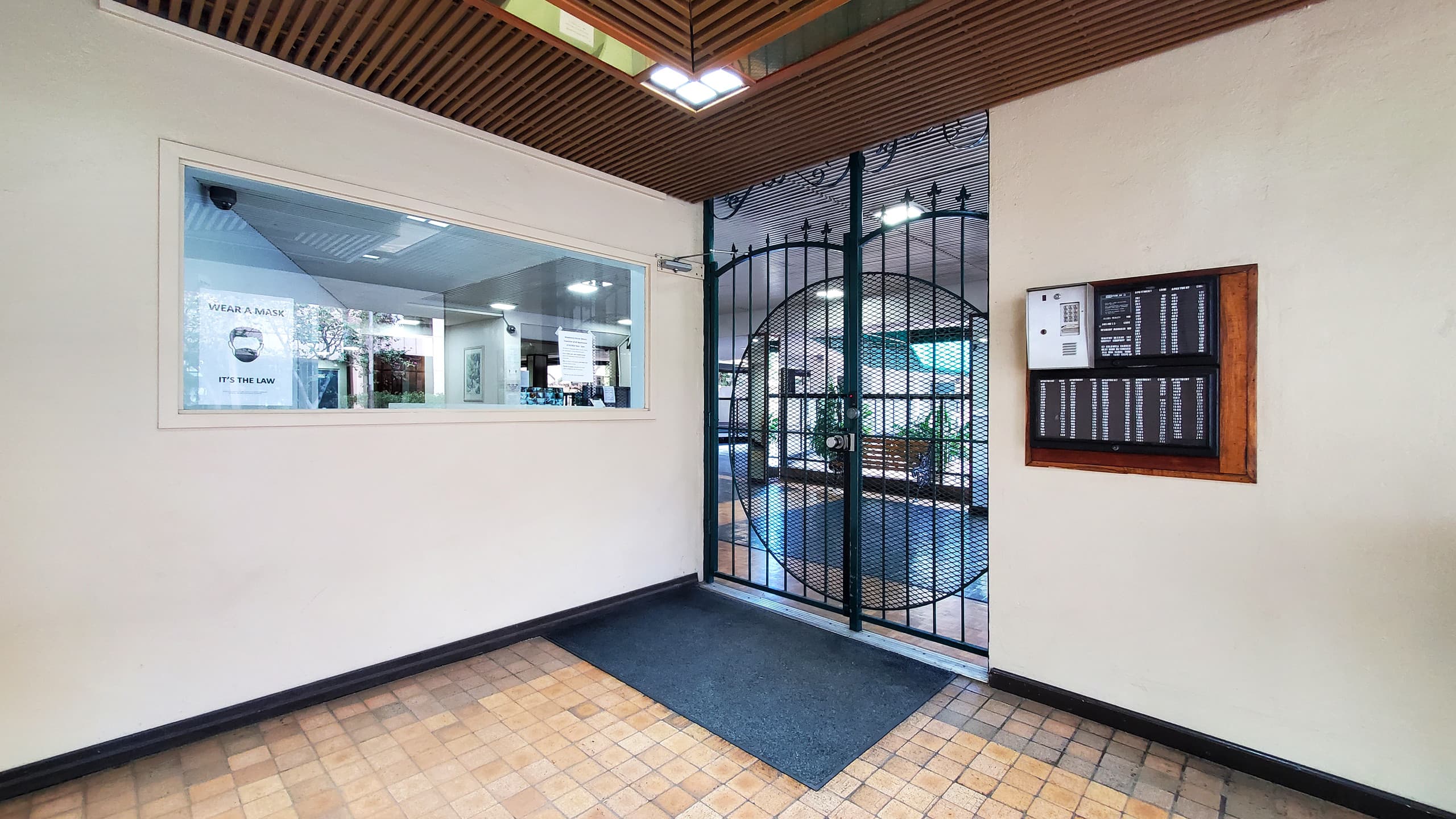 Aloha Stay – 2BR w/ Free Parking - Image 35
