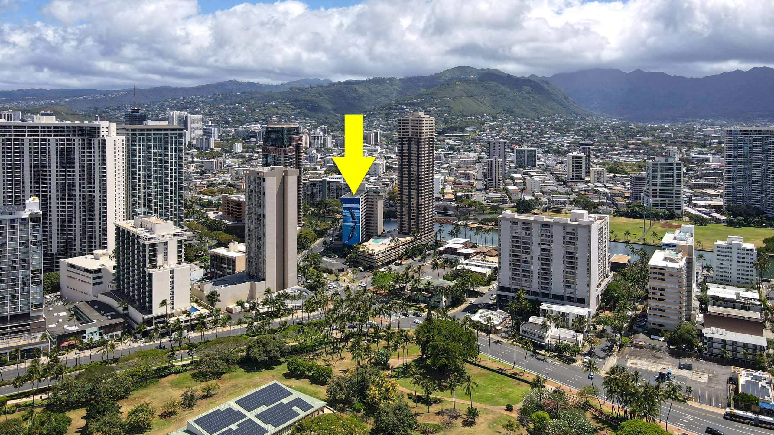 Aloha Stay – 2BR w/ Free Parking - Image 38