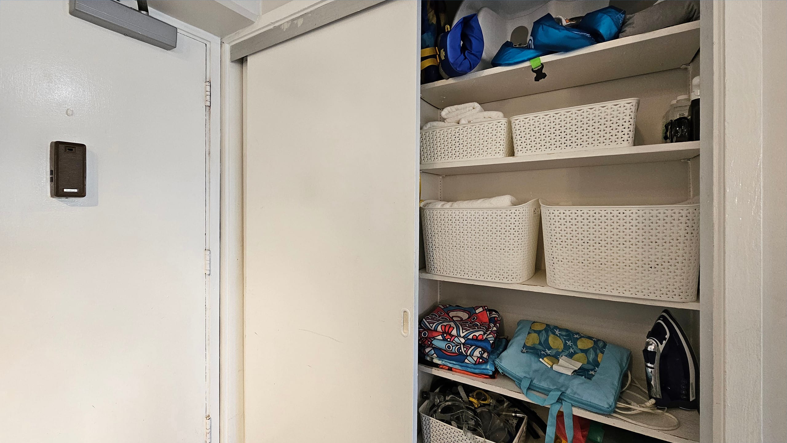 Aloha Stay – 2BR w/ Free Parking - Image 27