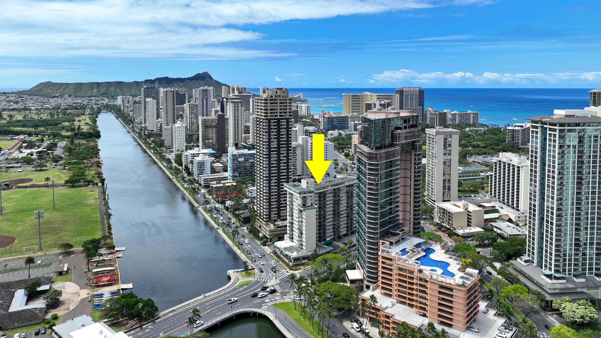 Aloha Stay – 2BR w/ Free Parking - Image 37
