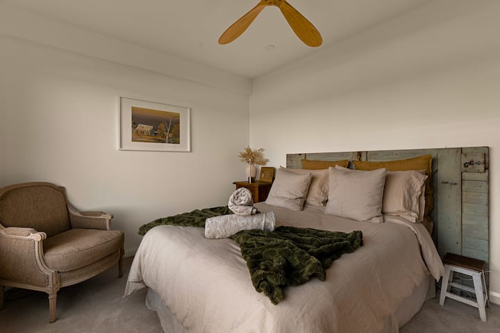 საძინებელი 1