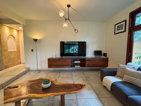 "La Compuerta" House