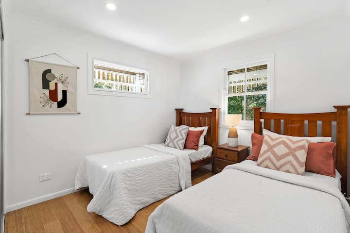 2 single beds and built-in robe. Slip into crisp soft sheets and snuggle under cosy quilts.