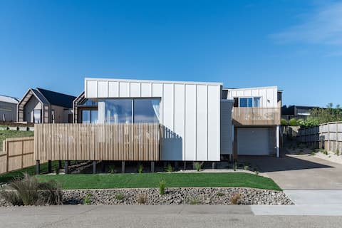 Peninsular Retreat Home & Studio