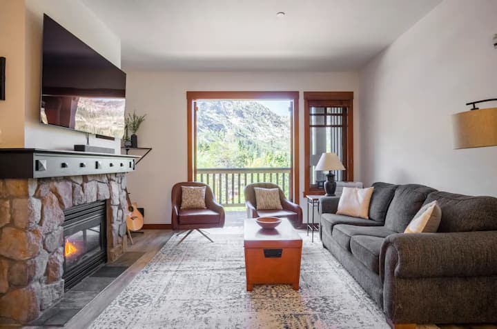 2br/1ba Village Penthouse 412. Fantastic Views! - Lac Tahoe