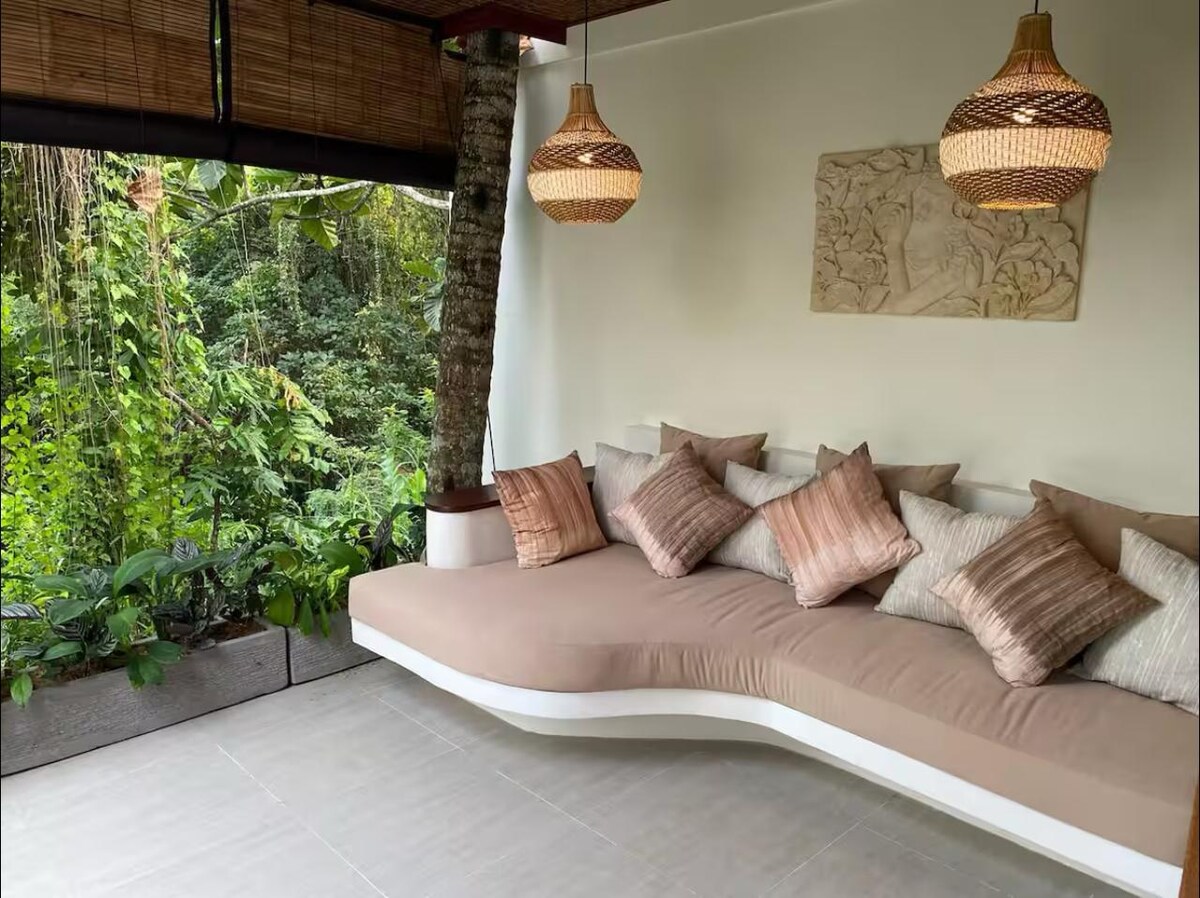 Home in Ubud · ★4.94 · 1 bedroom · 1 bed · 1 bath, Airbnb сравним