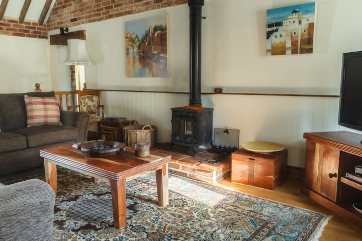 Cosy Norfolk Barn – Near Coast & Countryside - Burnham Market