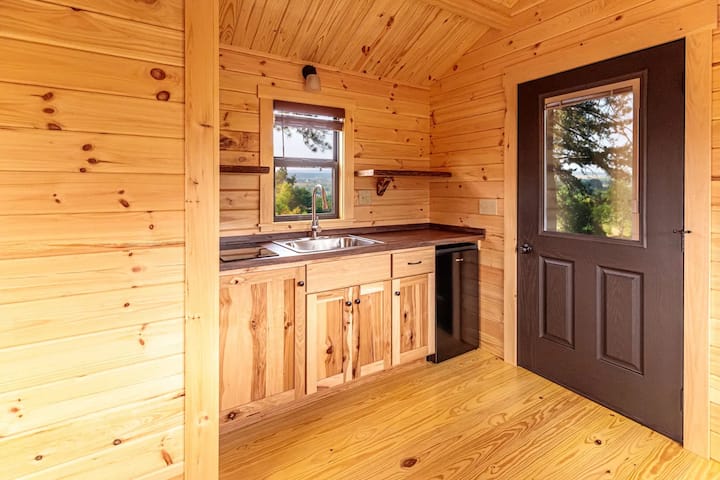 Black Cap Cozy Cabin - New Hampshire