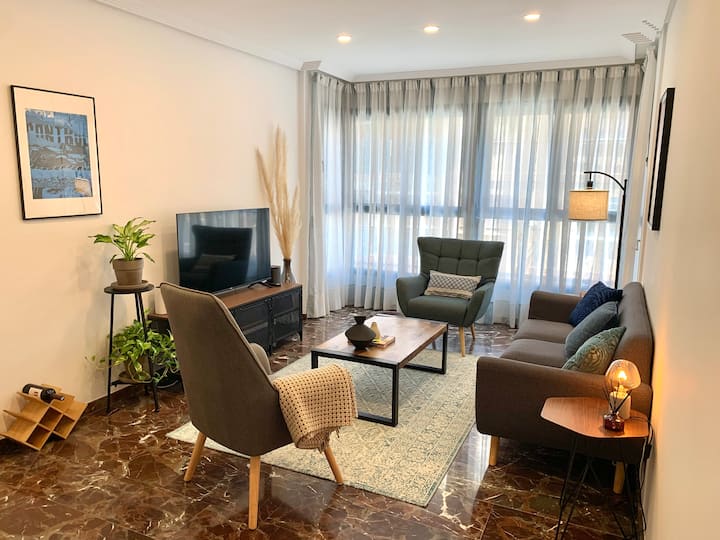 Valencia Beach 3br+2ba Includes Parking - Valencia