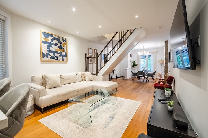 Spacious 2BR Home Near Downtown In Trendy Wychwood