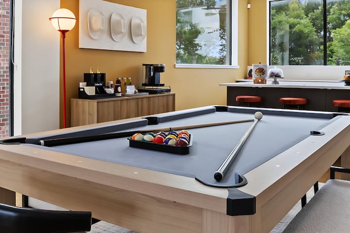 Ultimate Group Getaway | Twin Lofts | Sleeps 20