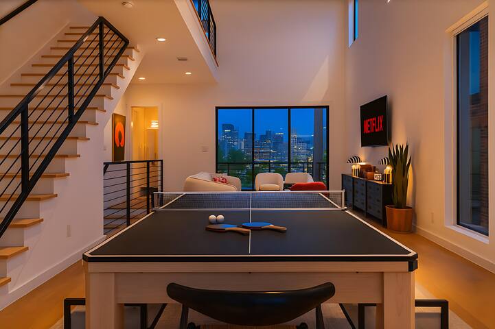 Ultimate Group Getaway | Twin Lofts | Sleeps 20 gallery image 4