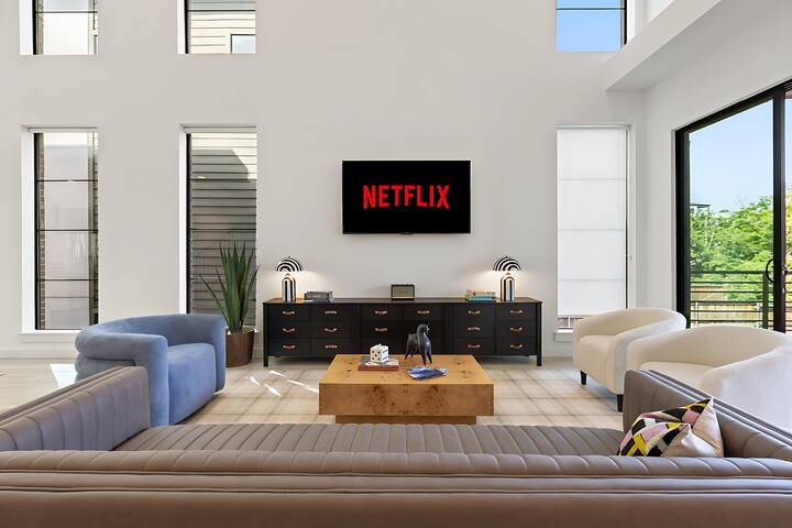 Ultimate Group Getaway | Twin Lofts | Sleeps 20 gallery image 2