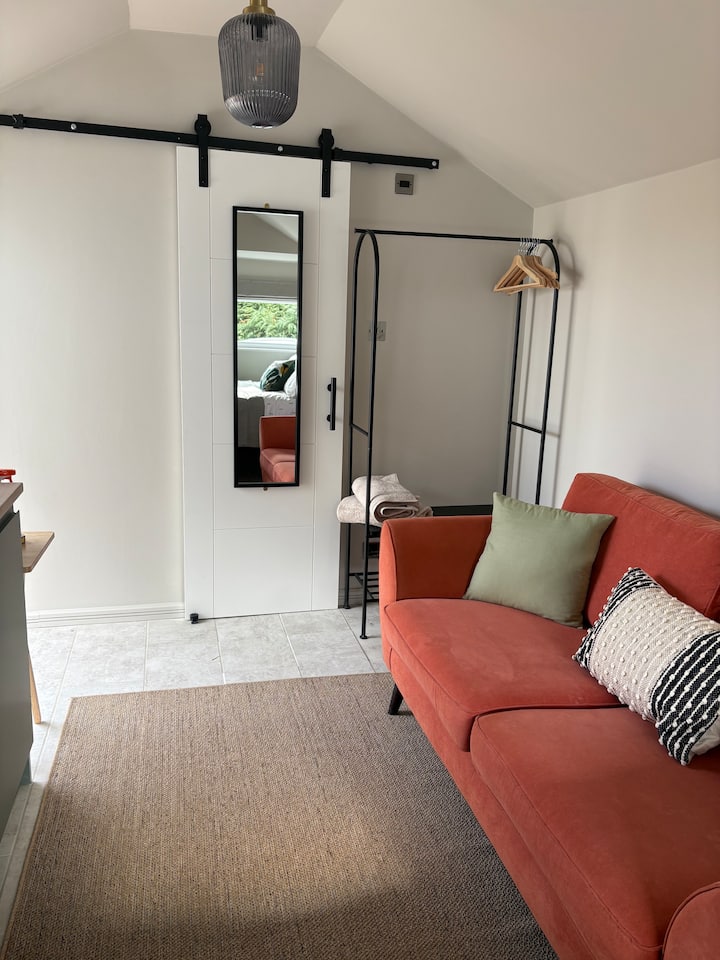 The Den Is In A Quiet Village Location - Newquay