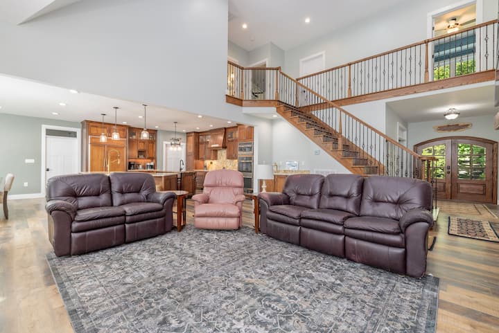 Hot Tub, Firepit, Kayaks, Grill, Private Dock - Lake Gaston