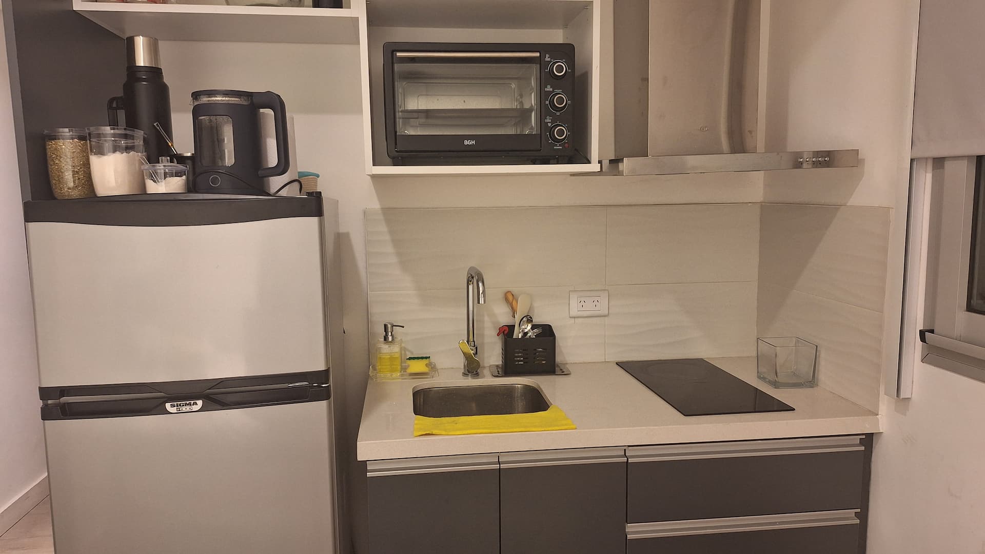 Bright studio apartment in the city center