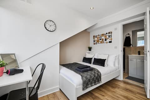 Hotel-Style Studio | Stylish + Central