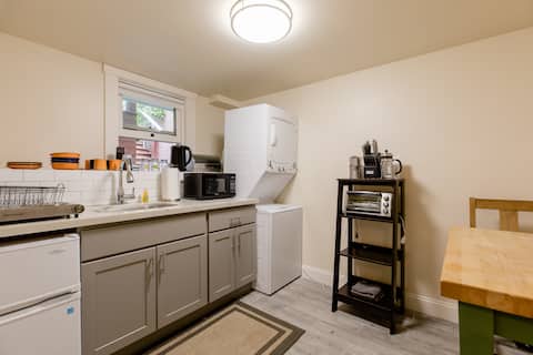 Successful Airbnb property: Private Studio Chalet by Park Beach W/D step free in Outer Sunset