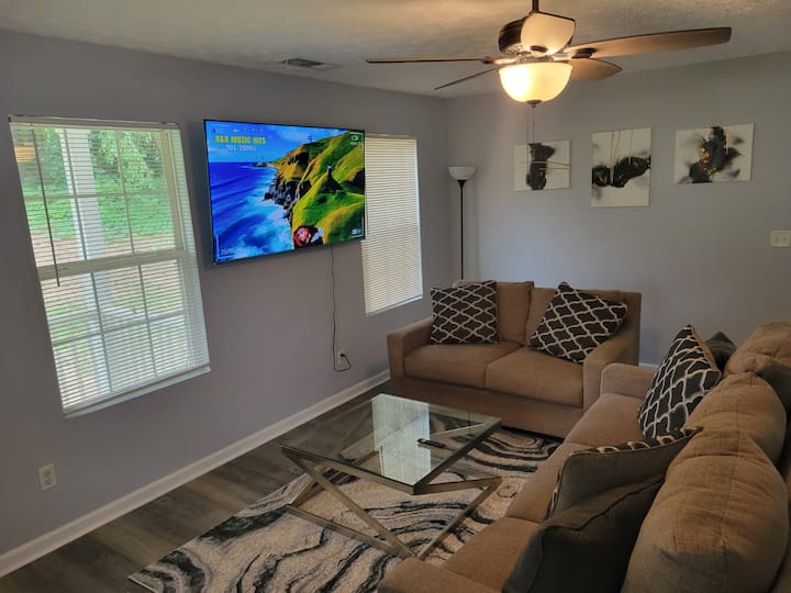 Cozy/clean/quiet 3bdrm 3ba Home - Riverdale, GA